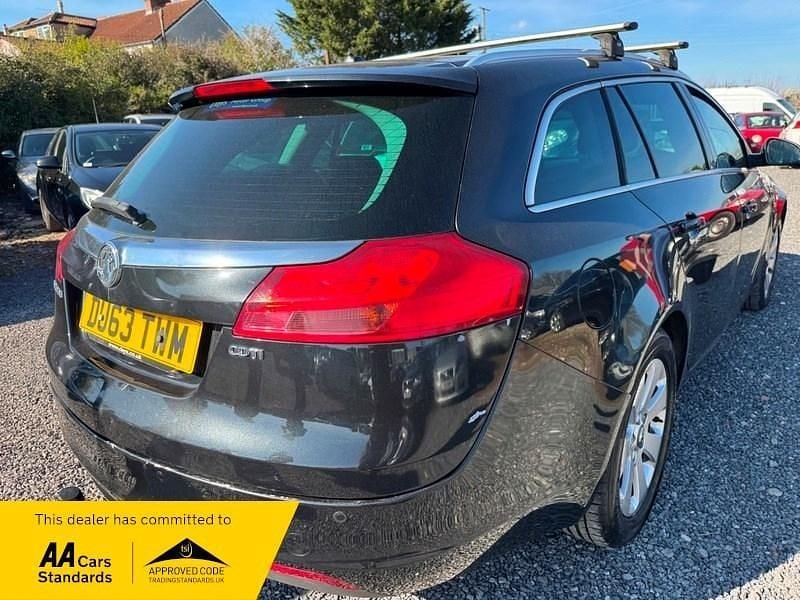 Used Vauxhall Insignia SRi 160 HP (117 kW) 2013 Black Estate