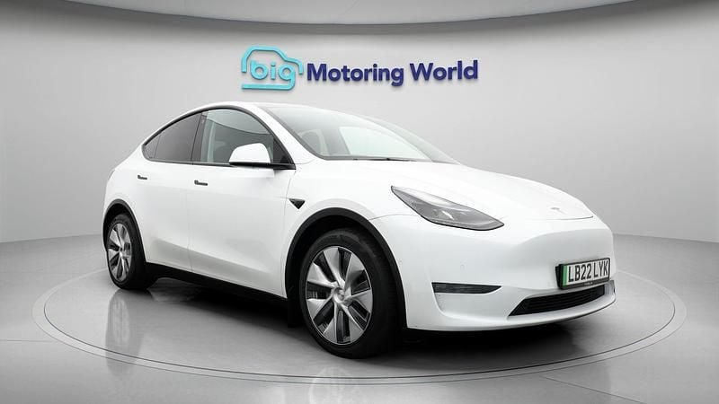 Used 2022 Tesla Model Y Long Range SUV | £24,100 (Good price) - Image 1/4