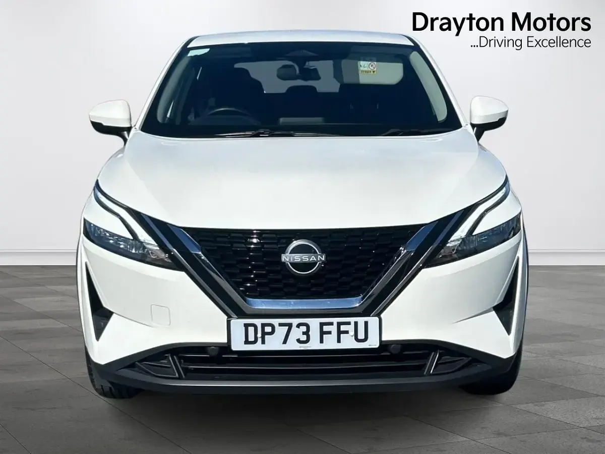 Used Nissan Qashqai Acenta Premium 158 HP (116 kW) 2023 White SUV