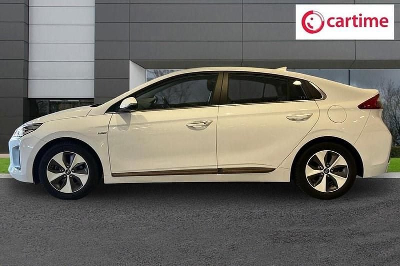 Used Hyundai Ioniq Premium SE 88 kW (120 HP) 2019 White Hatchback