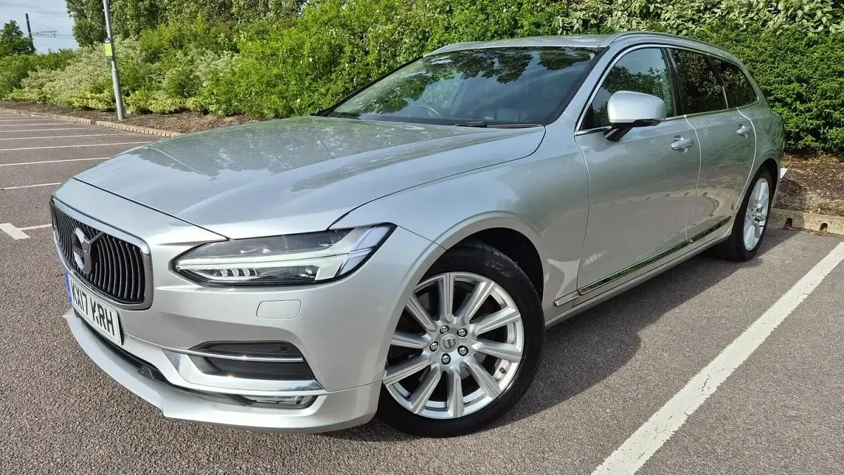 Used Volvo V90 Inscription 231 HP (169 kW) 2017 Silver Estate