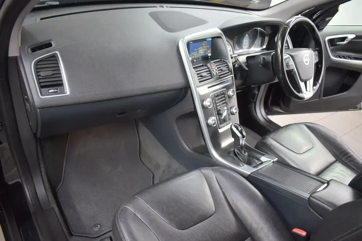 Used Volvo XC60 SE Lux 245 HP (180 kW) 2026 Black SUV