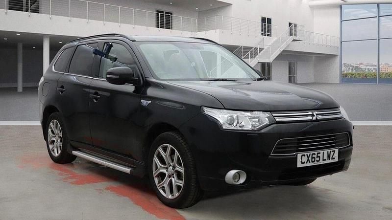 Black Used 2015 Mitsubishi Outlander P-HEV Estate | £10,990 (Fair price) - Image 1/4