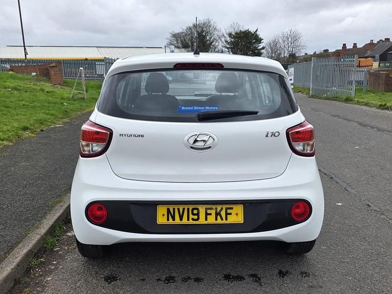 Used Hyundai i10 2019 White Hatchback