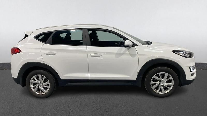 Used Hyundai Tucson SE 132 HP (97 kW) 2019 White SUV