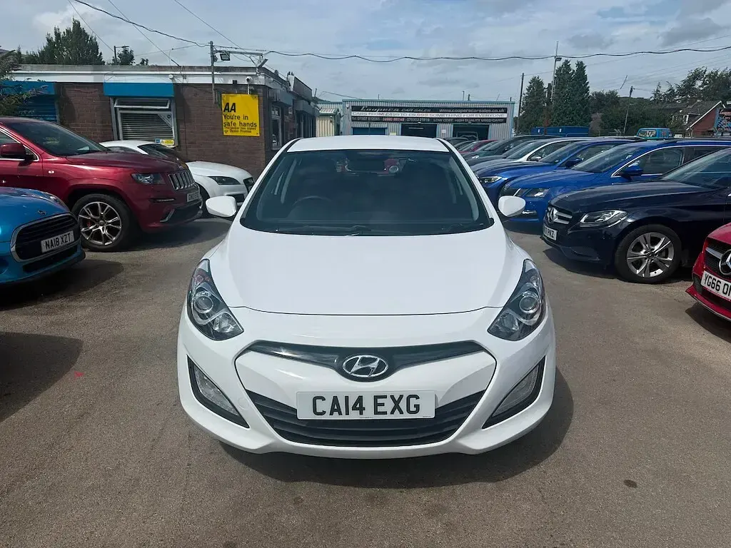 Used Hyundai i30 Classic 2014 White Hatchback