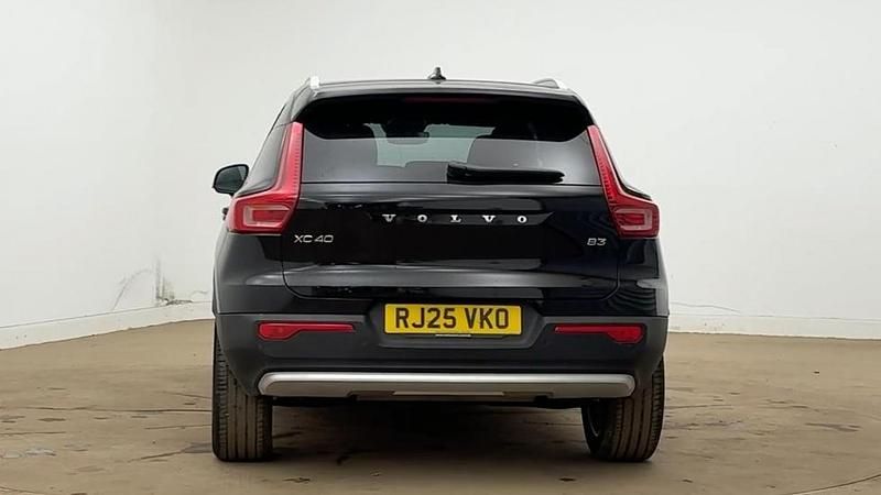 Used Volvo XC40 Core 163 HP (119 kW) 2025 Metallic  onyx black SUV