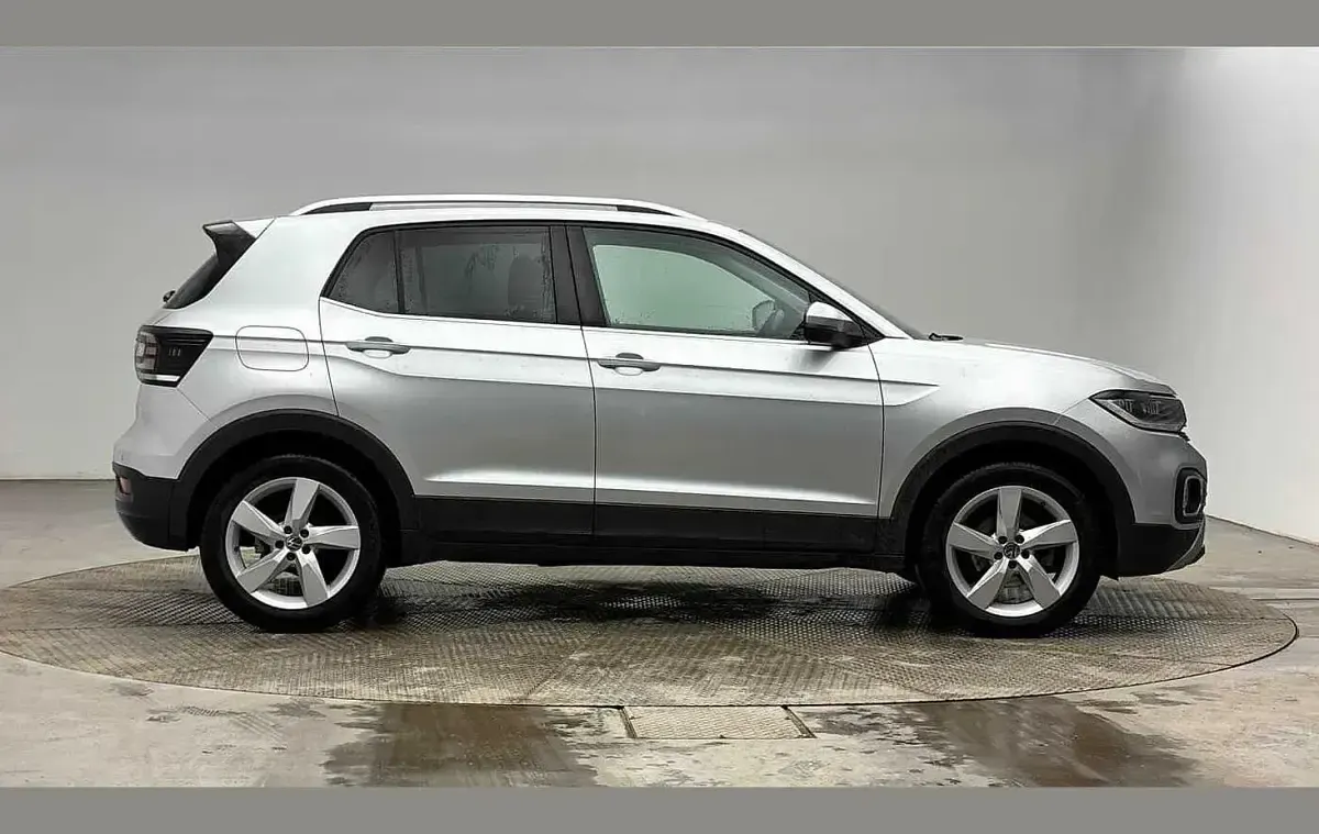 Used VW T-Cross SEL 150 HP (110 kW) 2023 Silver SUV