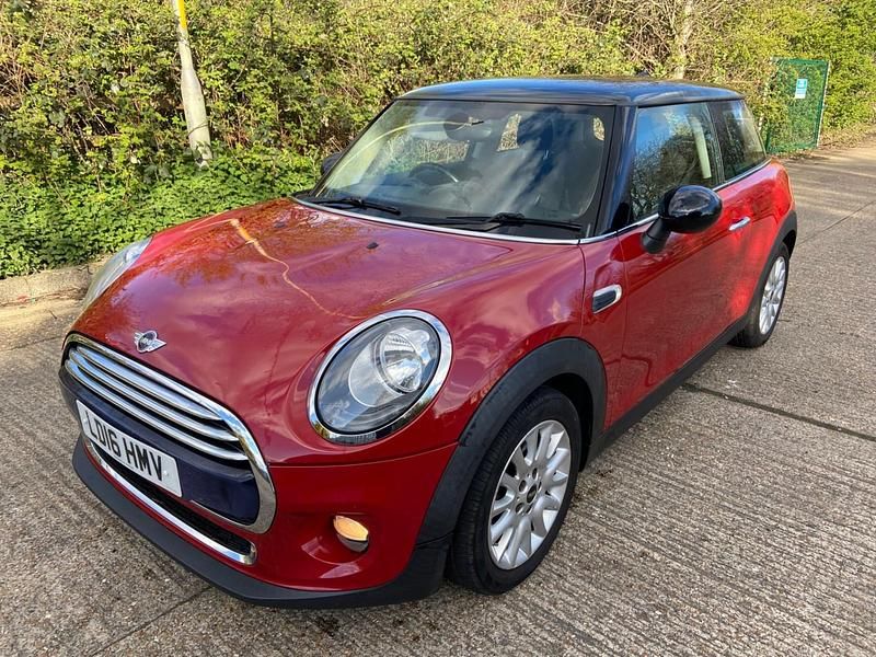 Used Mini Cooper D Hatch 2016 Red Hatchback
