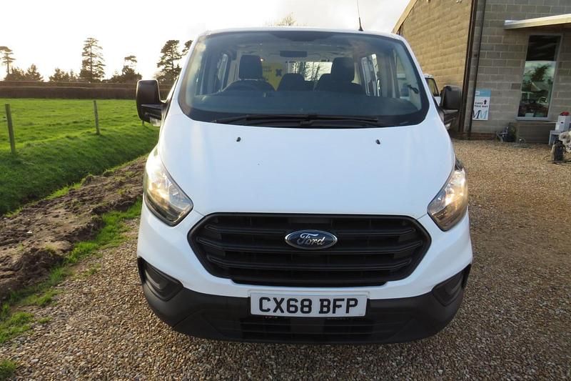 Used Ford Transit Custom 105 HP (77 kW) 2018 White Van