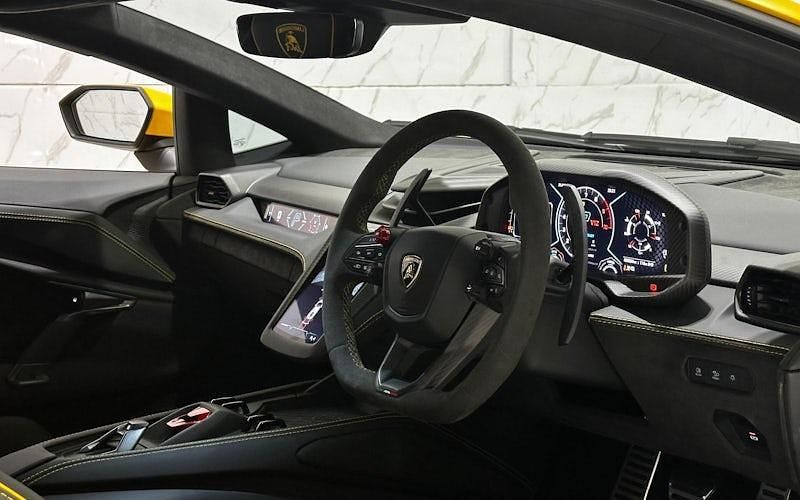 New Lamborghini Revuelto 1016 HP (747 kW) 2025 Coupe