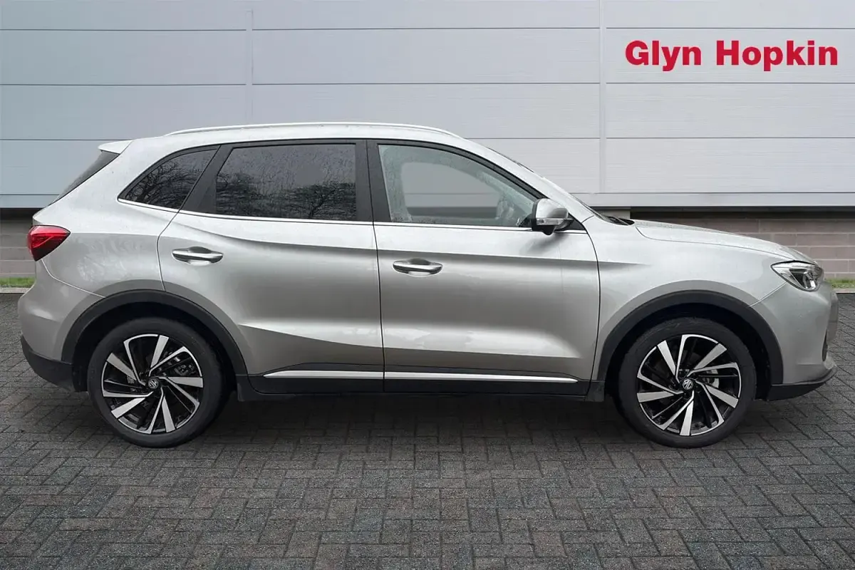 Używany MG ZS Trophy 2025 Srebrny Hatchback