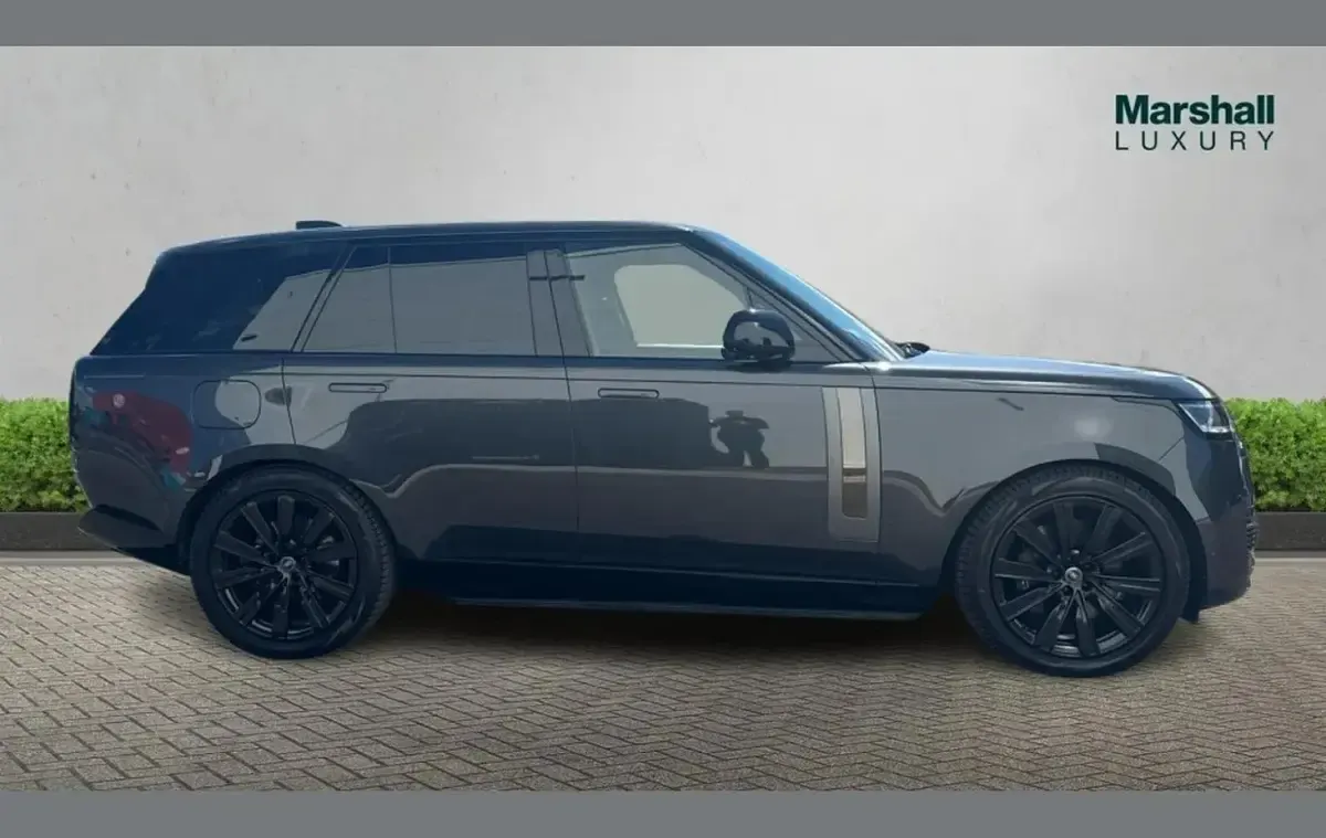 Used Land Rover Range Rover 542 HP (398 kW) 2024 Grey SUV
