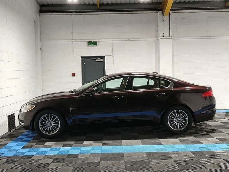 Used Jaguar XF Luxury 238 HP (175 kW) 2010 Red Sedan