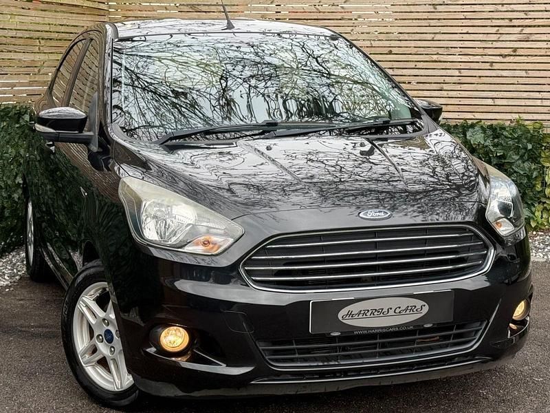 Usado Ford Ka Plus Zetec 85 HP (62 kW) 2016 Preto Citadino