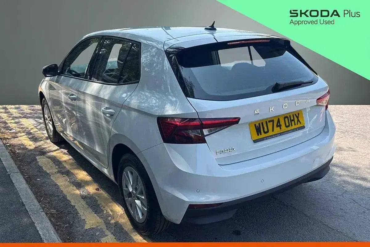 New Skoda Fabia SE 85 HP (62 kW) 2025 Moon white metallic Hatchback