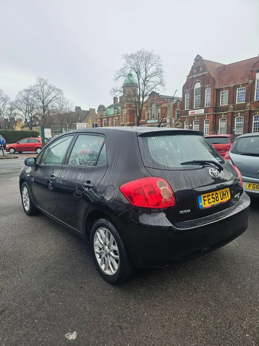 Used Toyota Auris T3 124 HP (91 kW) 2008 Black Hatchback