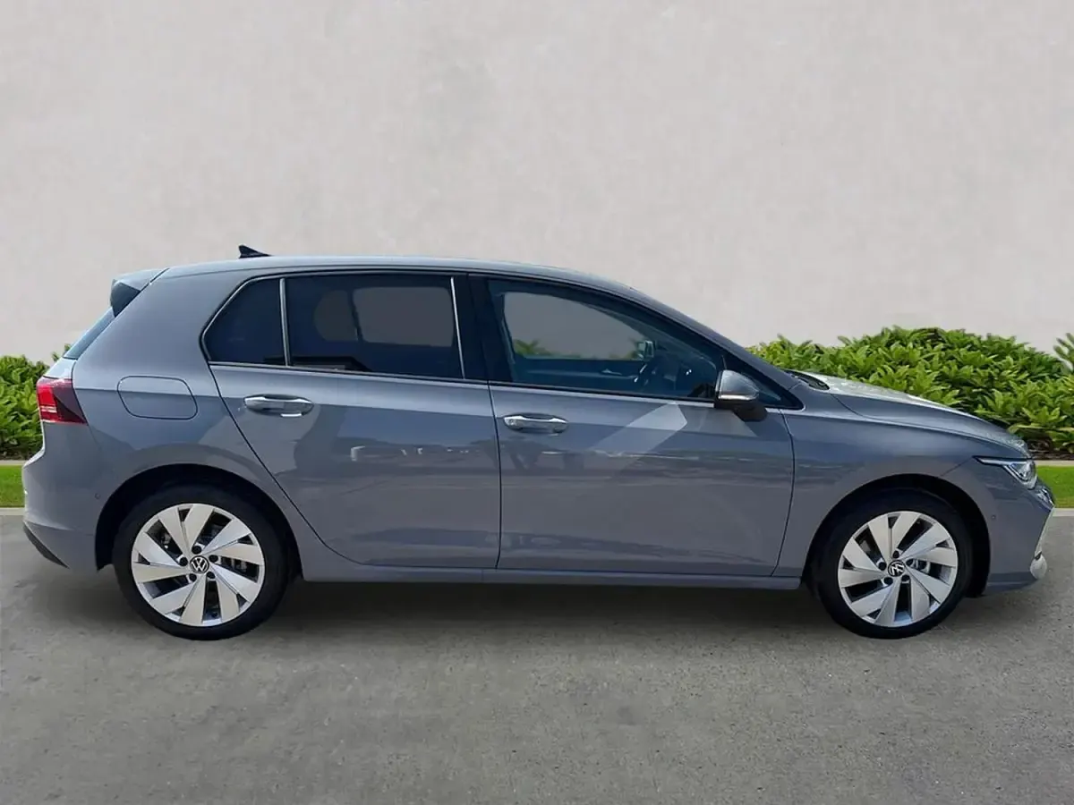 Second-hand VW Golf VIII Match 150 CP (110 kW) 2026 Gri Hatchback