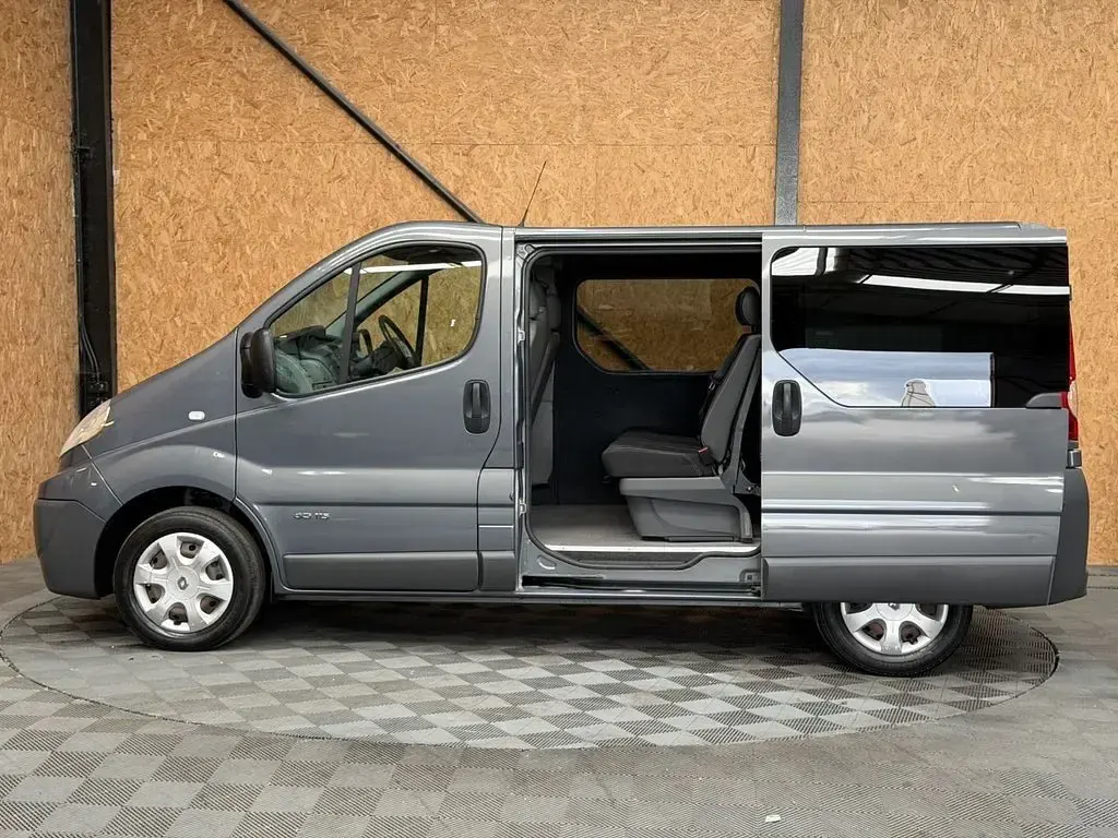 Used Renault Trafic 115 HP (84 kW) 2014 Grey MPV