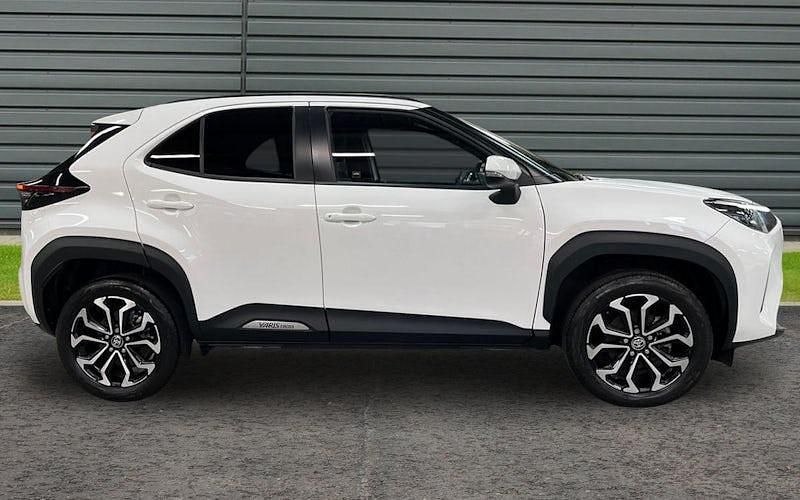 Used Toyota Yaris Hybrid Design 116 HP (85 kW) 2026 Estate