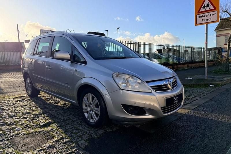 Silver Used 2010 Vauxhall Zafira Design Edition MPV | £2,199 (Fair price) - Image 1/1