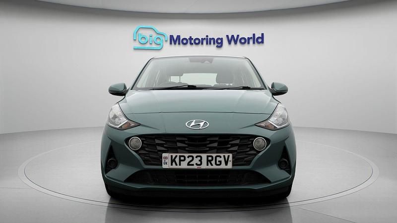 Used Hyundai i10 SE 67 HP (49 kW) 2022 Green Hatchback