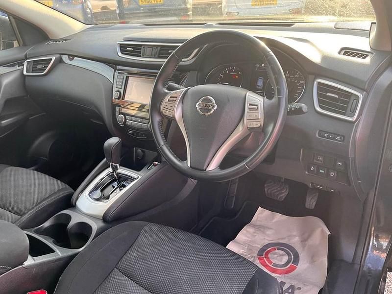 Used Nissan Qashqai N-Connecta 115 HP (84 kW) 2017 Black SUV