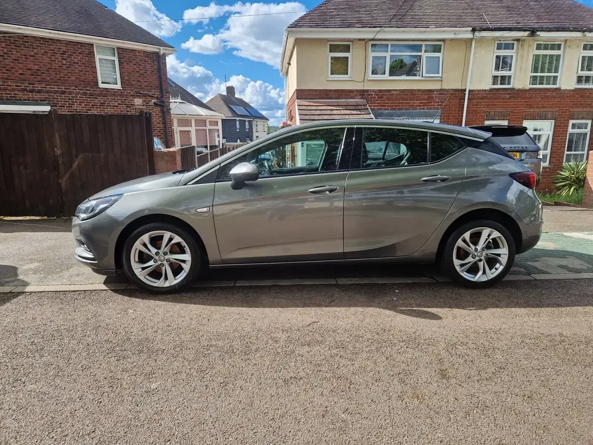 Used Vauxhall Astra SRi 2017 Grey Hatchback