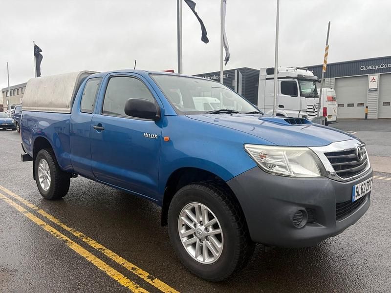 Used Toyota HiLux 144 HP (105 kW) 2012 Blue Pickup