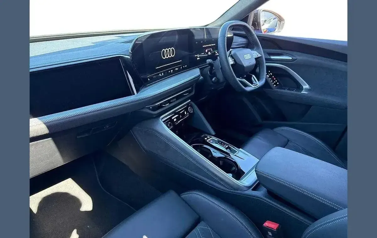 Used Audi Q5 Advanced 200 HP (147 kW) 2025 Blue SUV