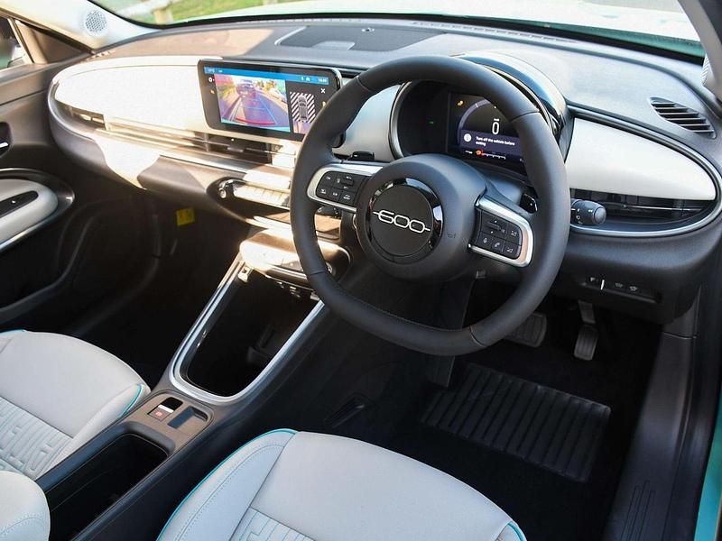 Used Fiat 600 La Prima 134 HP (98 kW) 2025 Blue SUV