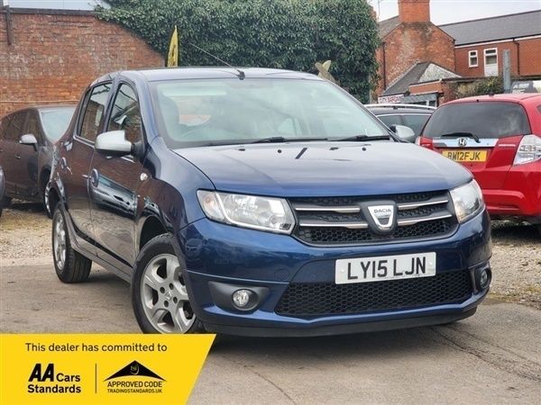 Blue Used 2015 Dacia Sandero Lauréate Hatchback | £3,785 (Fair price) - Image 1/1