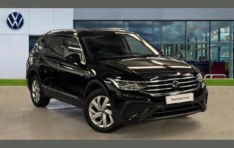 Used VW Tiguan Allspace Life 150 HP (110 kW) 2024 Black SUV
