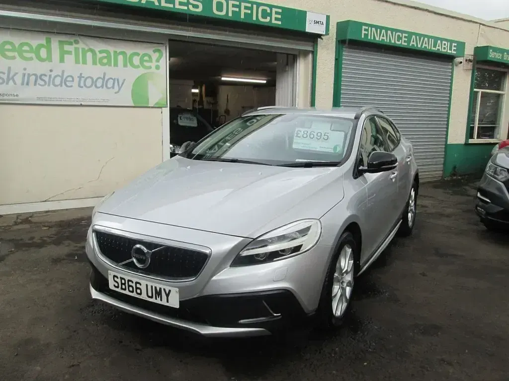 Used Volvo V40 Pro 152 HP (111 kW) 2016 Silver Hatchback