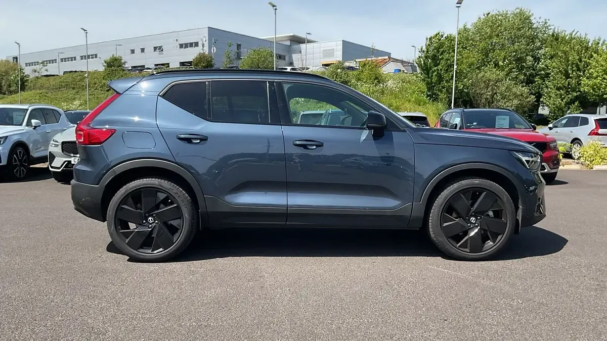 Used Volvo XC40 Plus 2025 Blue SUV