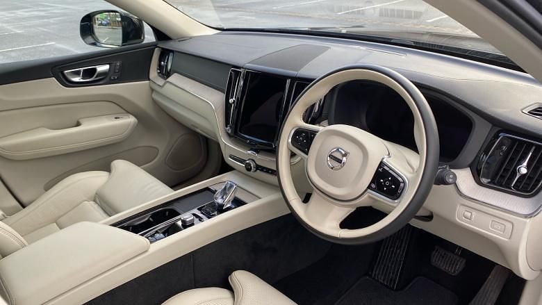 Used Volvo XC60 Inscription 197 HP (144 kW) 2021 Black SUV