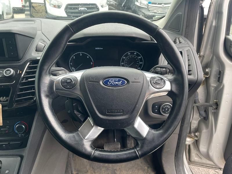 Begagnad Ford Transit Connect Limited 120 HK (88 kW) 2022 Silver Minibuss