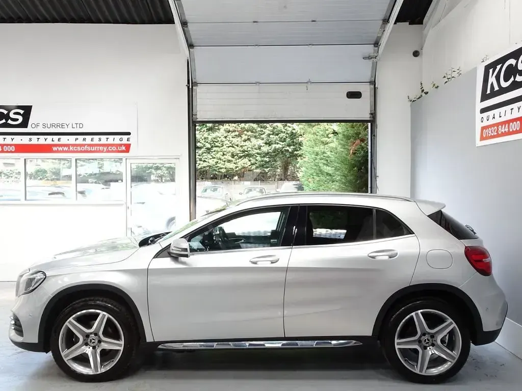 Used Mercedes GLA200 AMG Line Premium 156 HP (114 kW) 2018 Silver SUV
