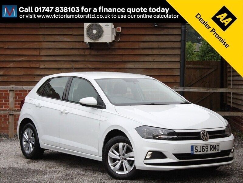 White Used 2019 VW Polo SE Hatchback | £12,995 (Fair price) - Image 1/4