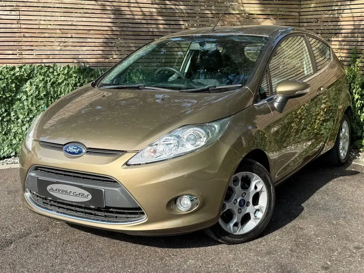 Used Ford Fiesta Zetec 82 HP (60 kW) 2012 Brown Hatchback