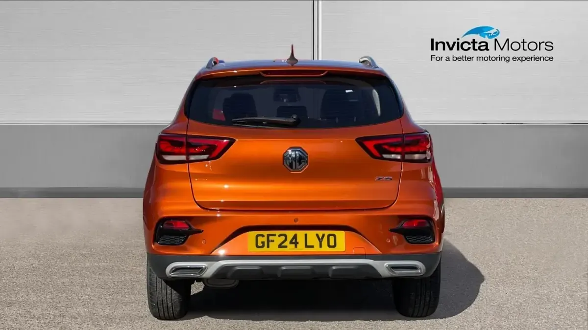 Usado MG ZS Excite 111 HP (81 kW) 2024 Laranja SUV