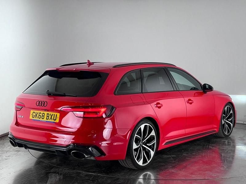 Used Audi RS4 Design 451 HP (331 kW) 2018 Red Estate