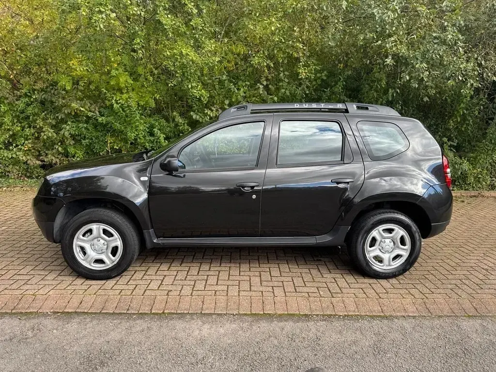 Used Dacia Duster Ambiance 115 HP (84 kW) 2017 Black SUV