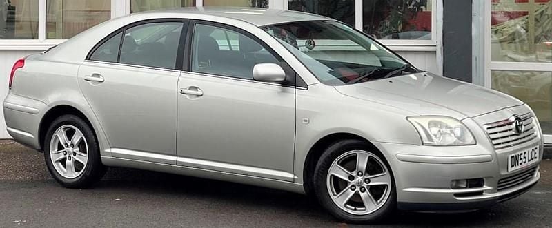 Used Toyota Avensis T3 148 HP (108 kW) 2006 Silver Hatchback