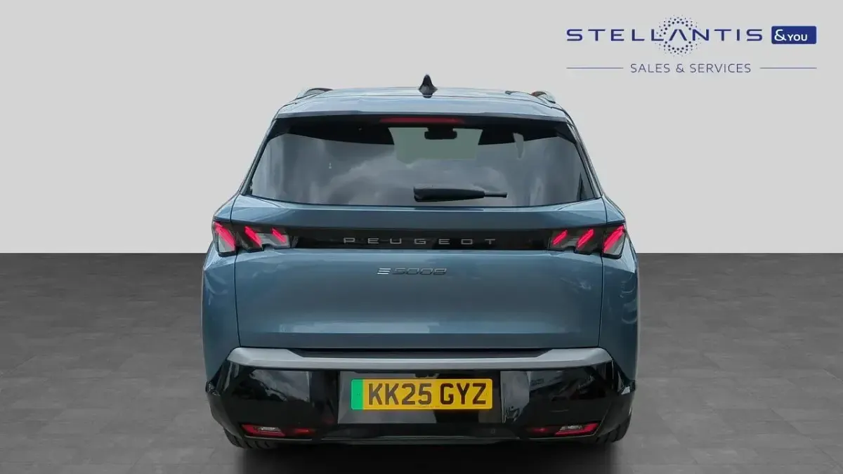 Used Peugeot e-5008 GT 152 kW (207 HP) 2025 Blue SUV