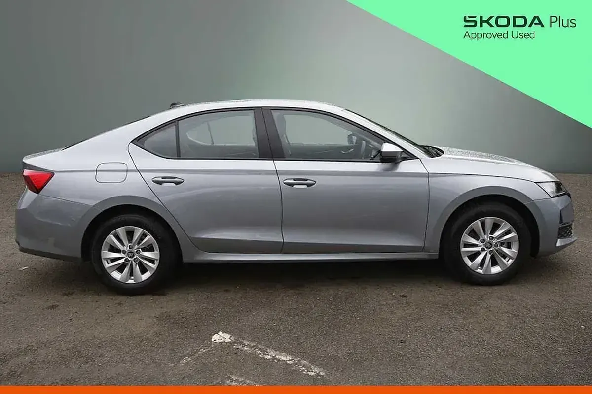 New Skoda Octavia SE Technology 85 HP (62 kW) 2026 Smokey silver metallic Hatchback