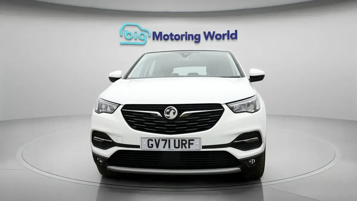 Usado Vauxhall Grandland X Elite 128 HP (94 kW) 2022 Branco SUV