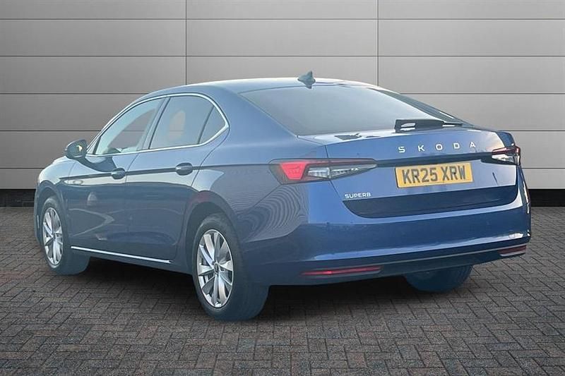 Used Skoda Superb SE Technology 150 HP (110 kW) 2025 Cobalt blue Hatchback
