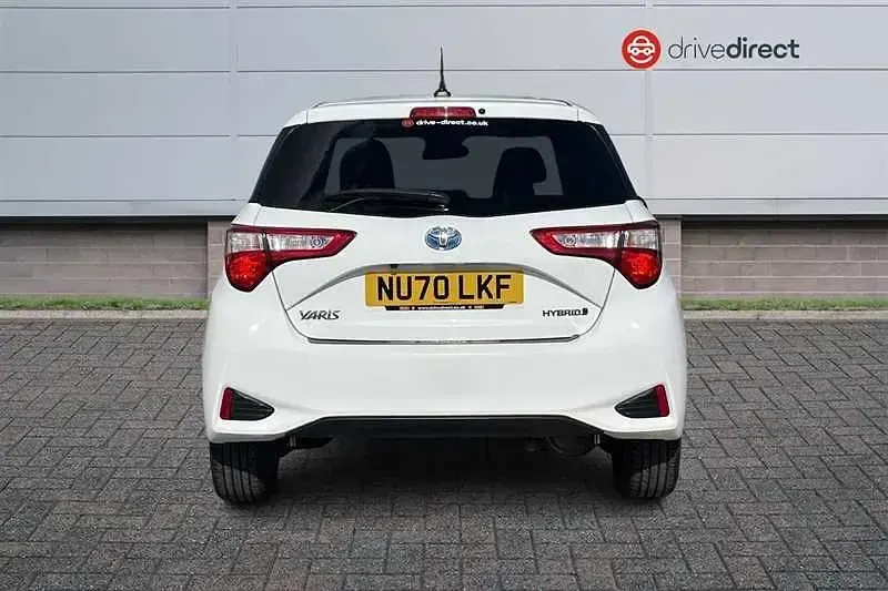 Second-hand Toyota Yaris Hybrid 2020 Alb Hatchback