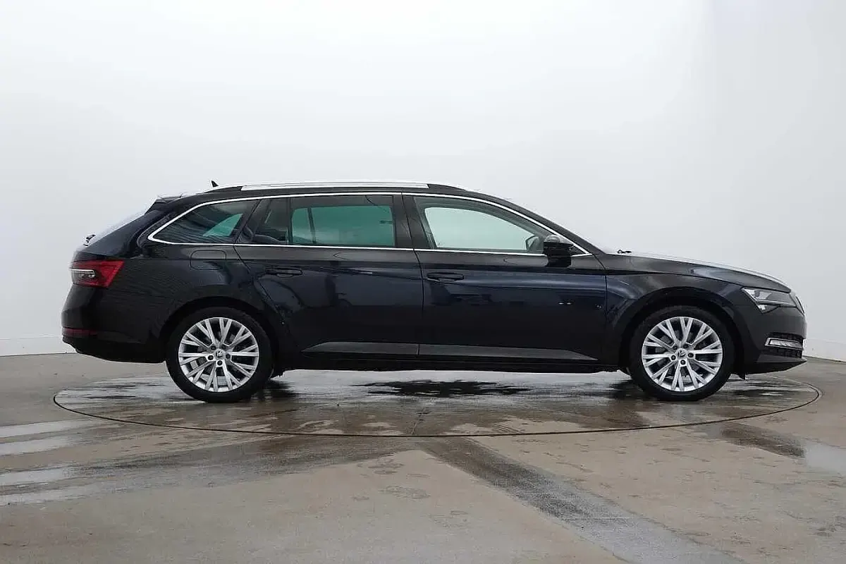Used Skoda Superb SE L 160 HP (117 kW) 2023 Black magic pearl effect Estate
